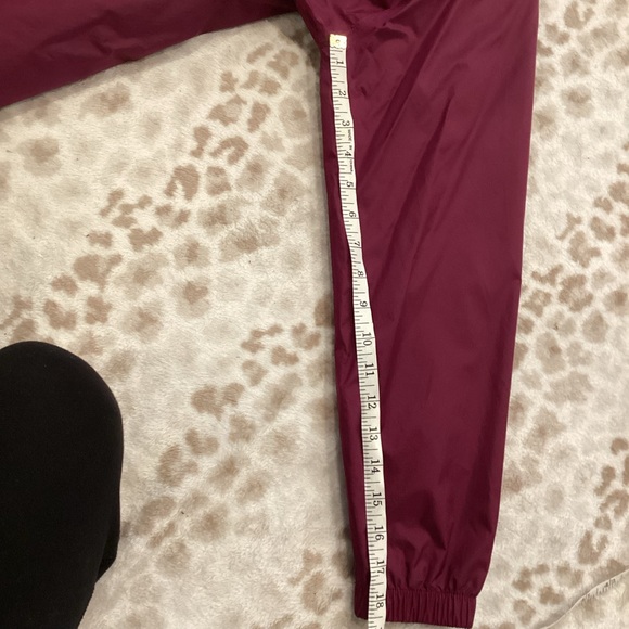 L.L. Bean Women’s Plum Hooded Full Zip Raincoat, Size Small Petite - Picture 14 of 16